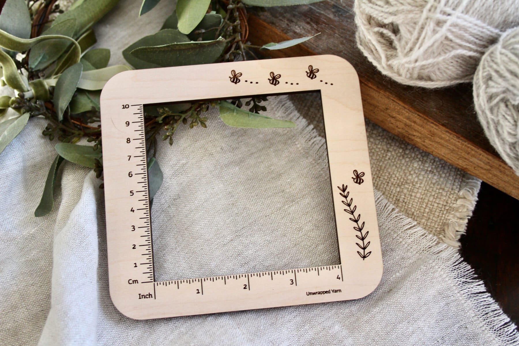 4-inch Swatch Gauge Ruler with Bee Design
