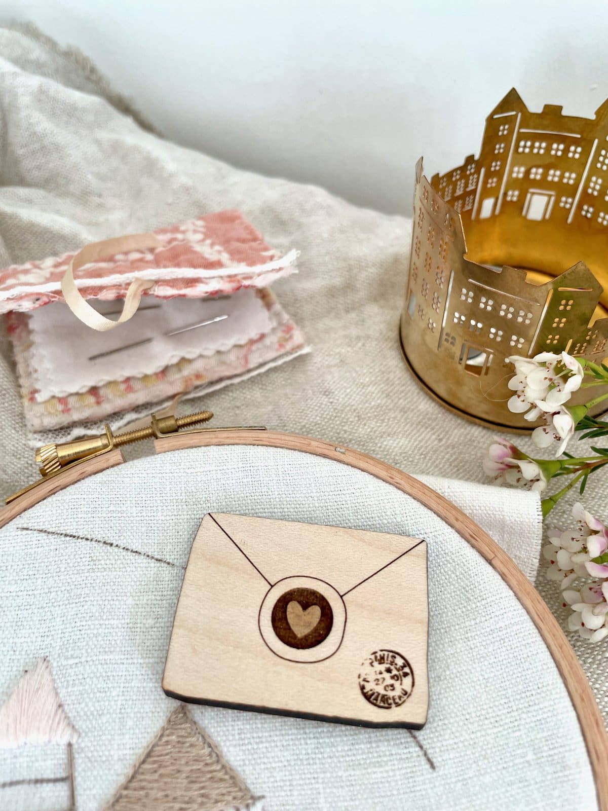 Sealed with Love Stamp Needle Minder