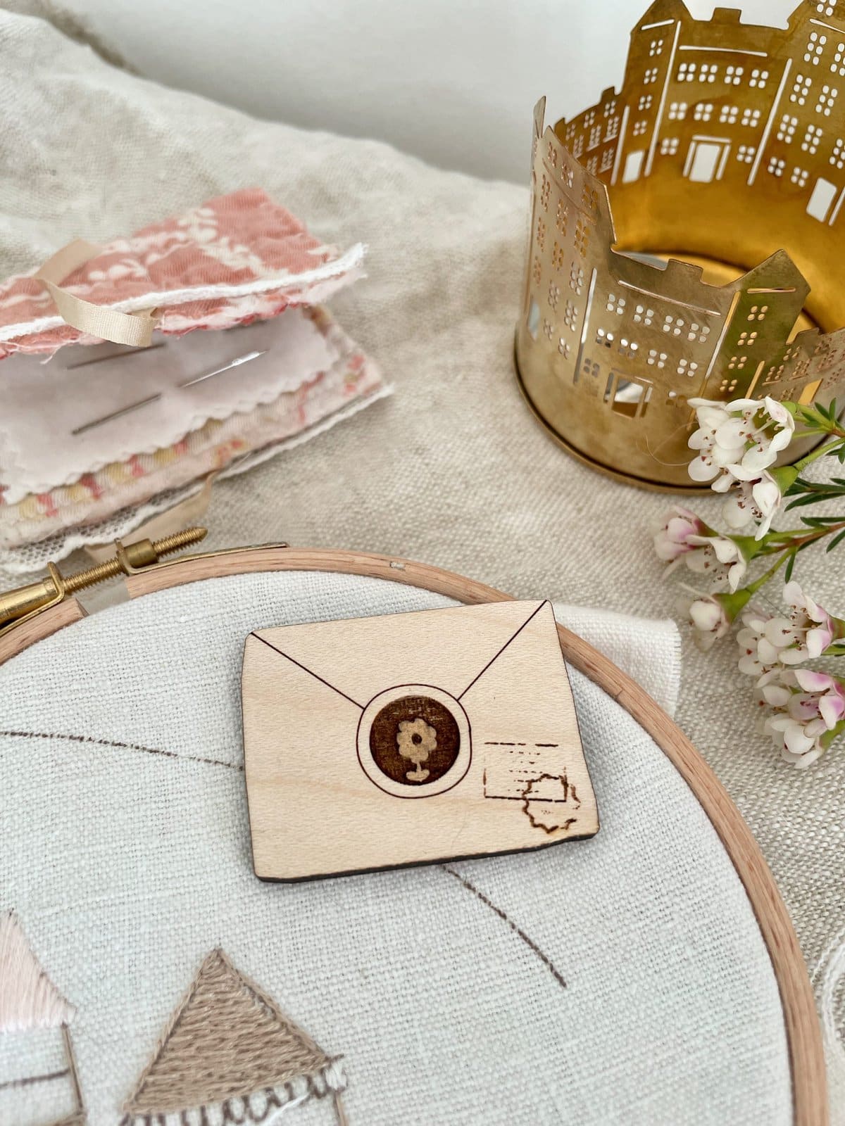 Floral Stamp Needle Minder