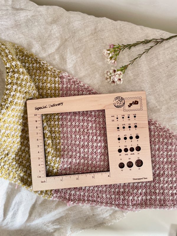 Paris Postage Swatch Gauge Ruler with Needle Gauge - Unwrapped Yarn