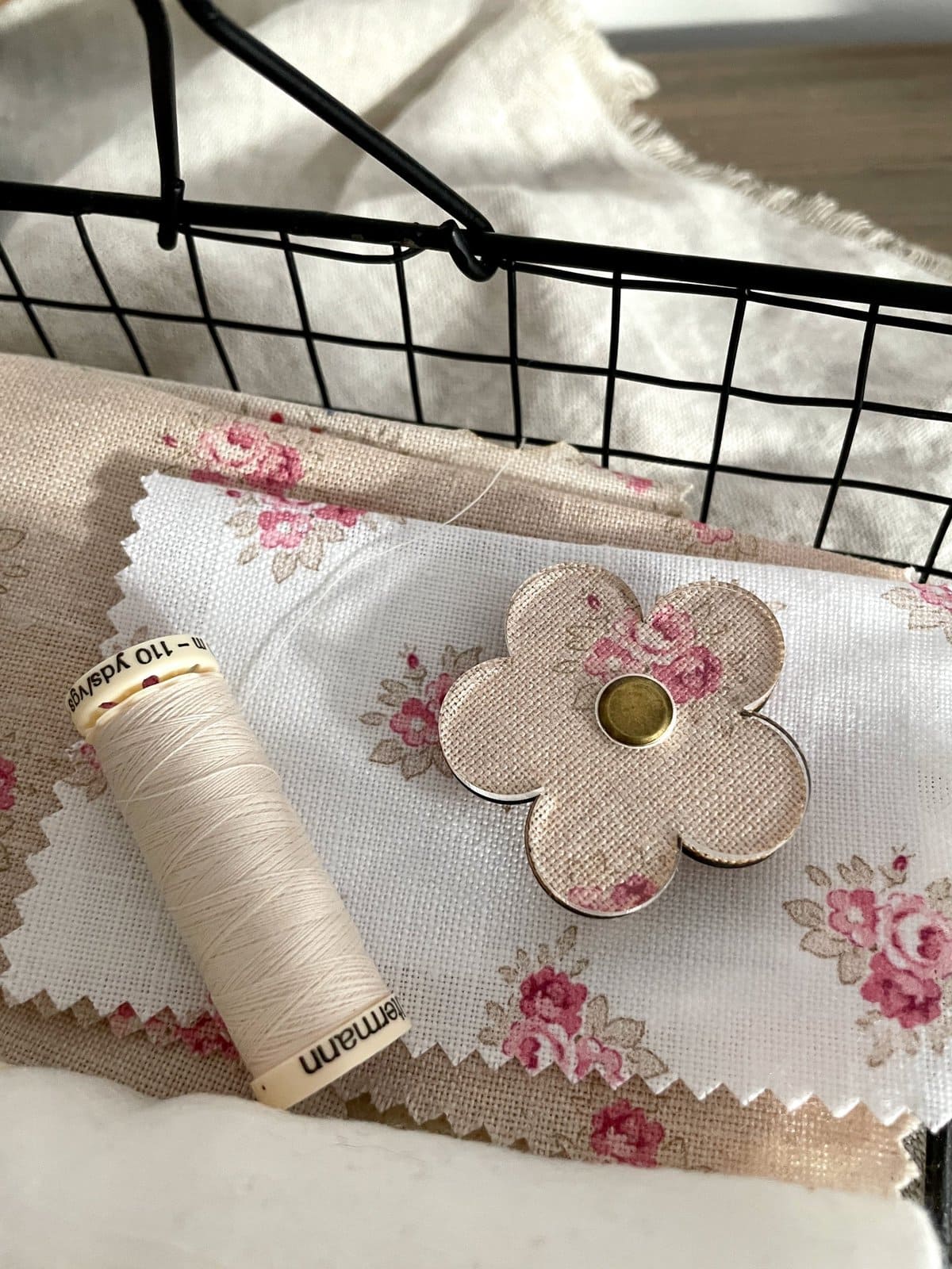 Pink and Green Floral Needle Minder