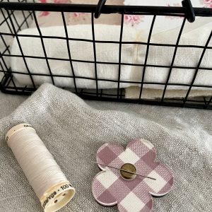 Floral Gingham Needle Minder