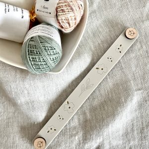Cream Floral Pattern Tracker