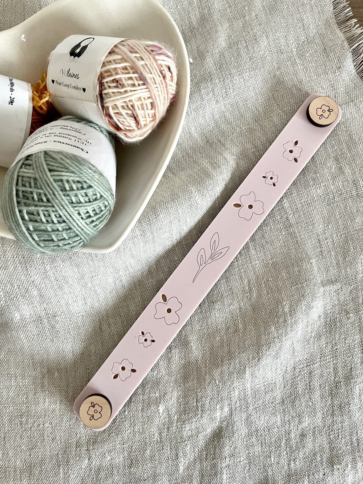 Light Rose Floral Pattern Tracker