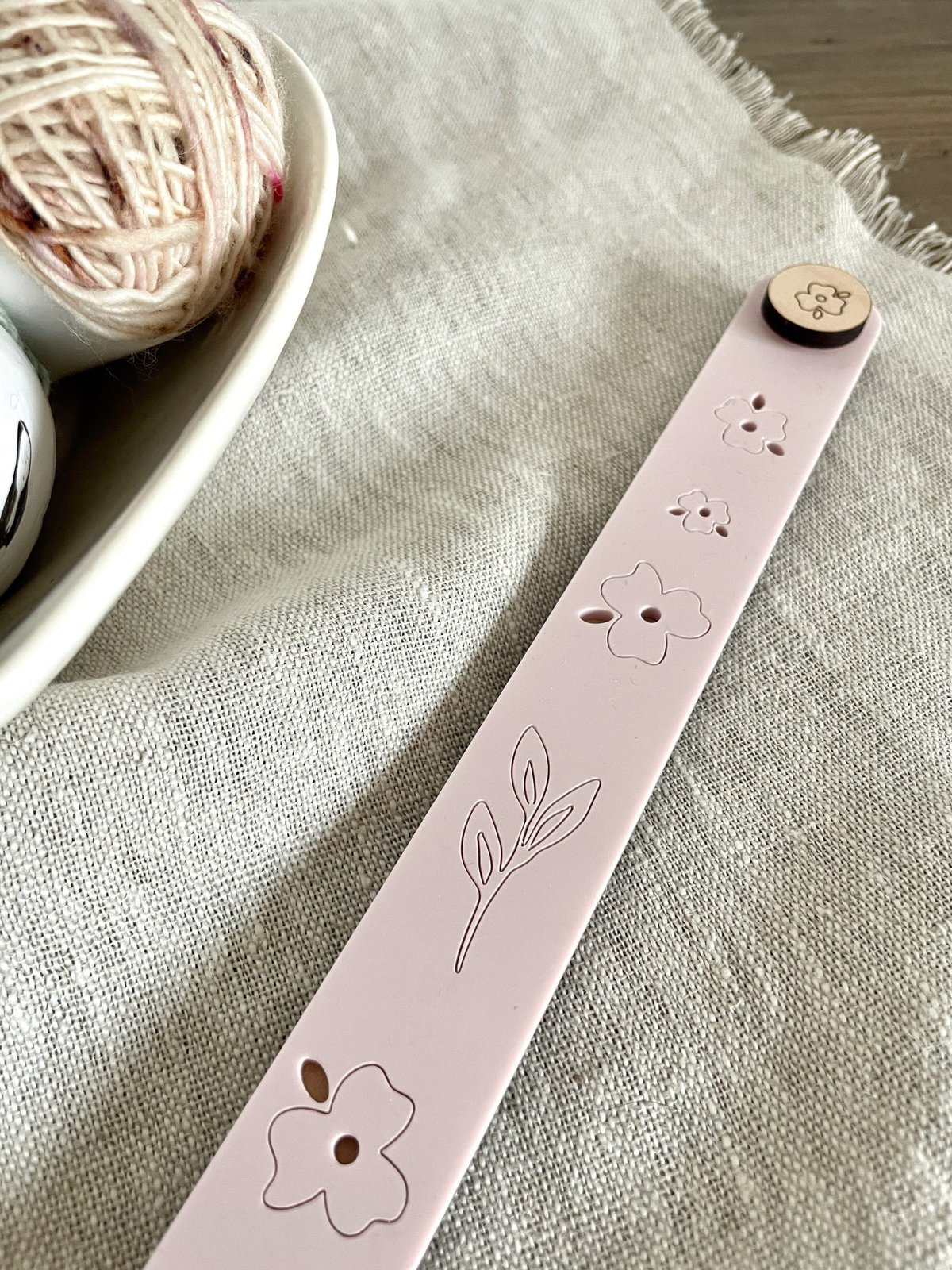 Light Rose Floral Pattern Tracker - Image 3