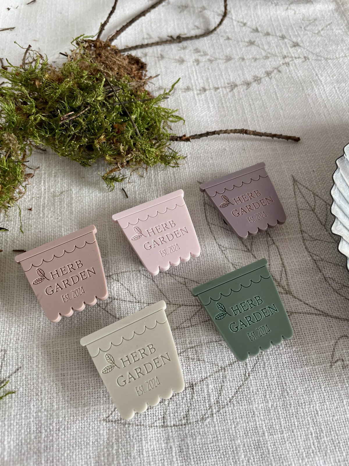 Herb Garden Needle Minder - Image 2