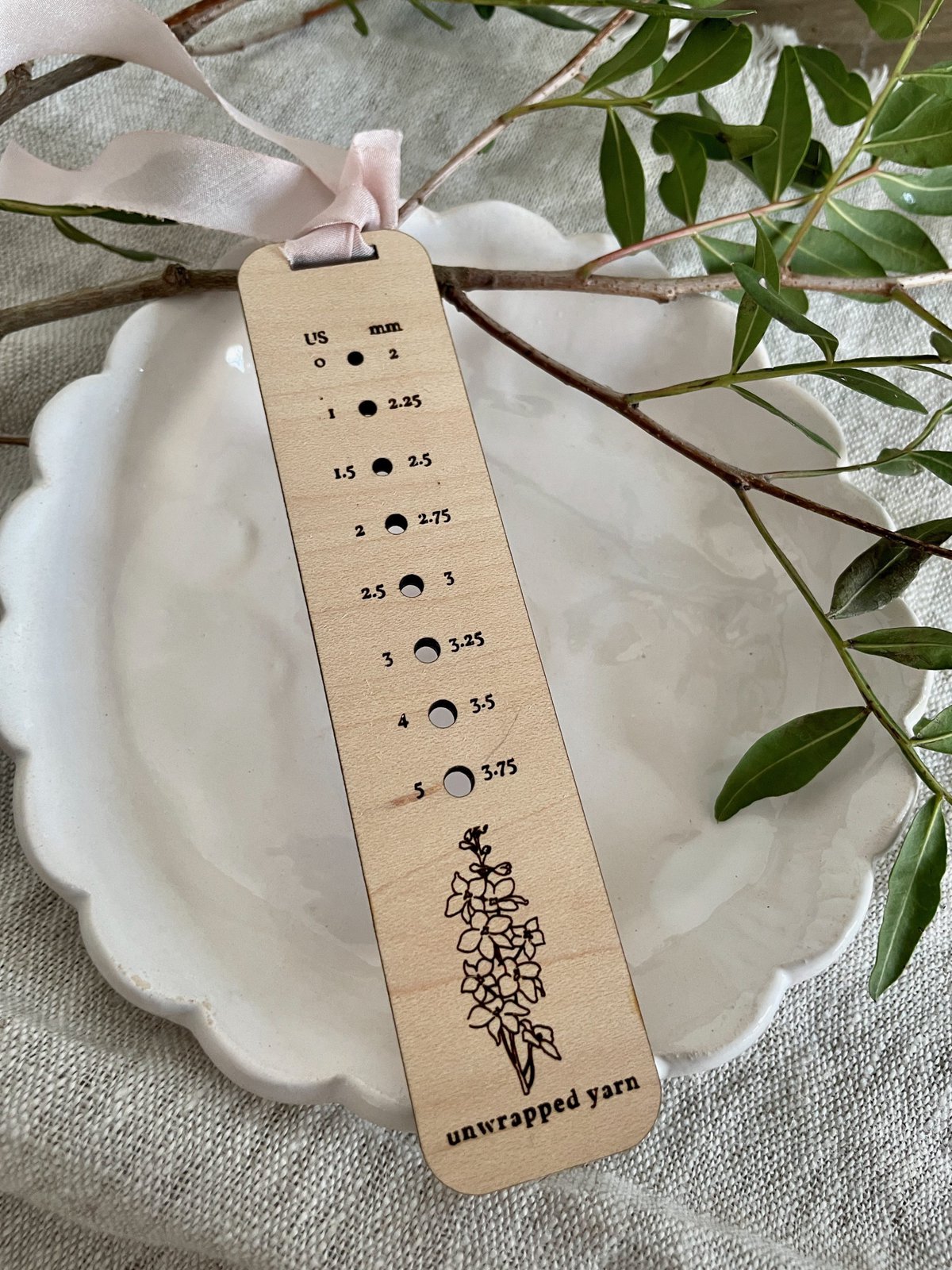 Floral Knitting Needle Gauge with Ribbon - Image 2