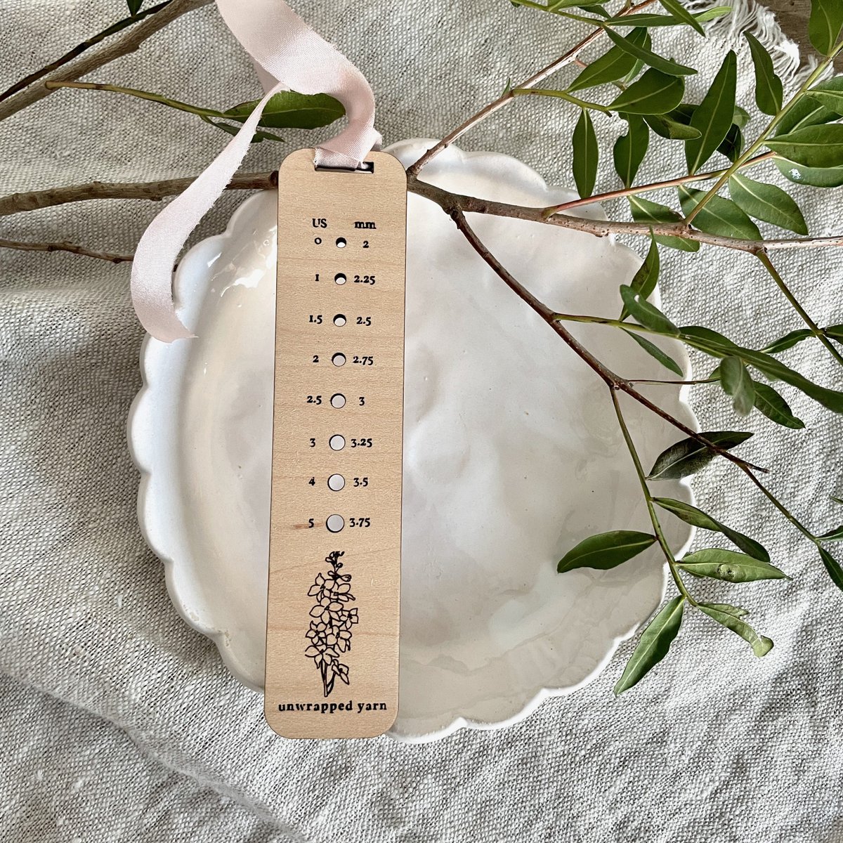 Floral Knitting Needle Gauge with Ribbon