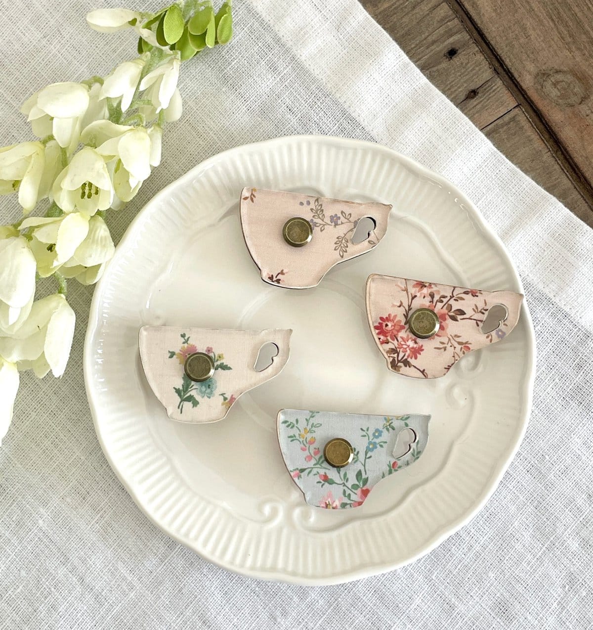 Bridgerton Teacup Needle Minder