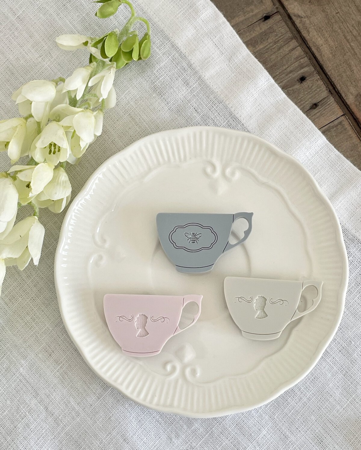 Bridgerton Acrylic Teacup Needle Minder - Image 2