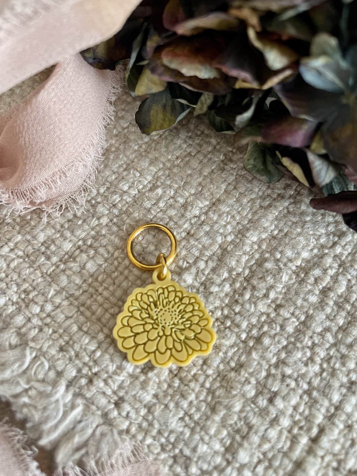 Chrysanthemum Stitch Marker/Progress Keeper - Image 5