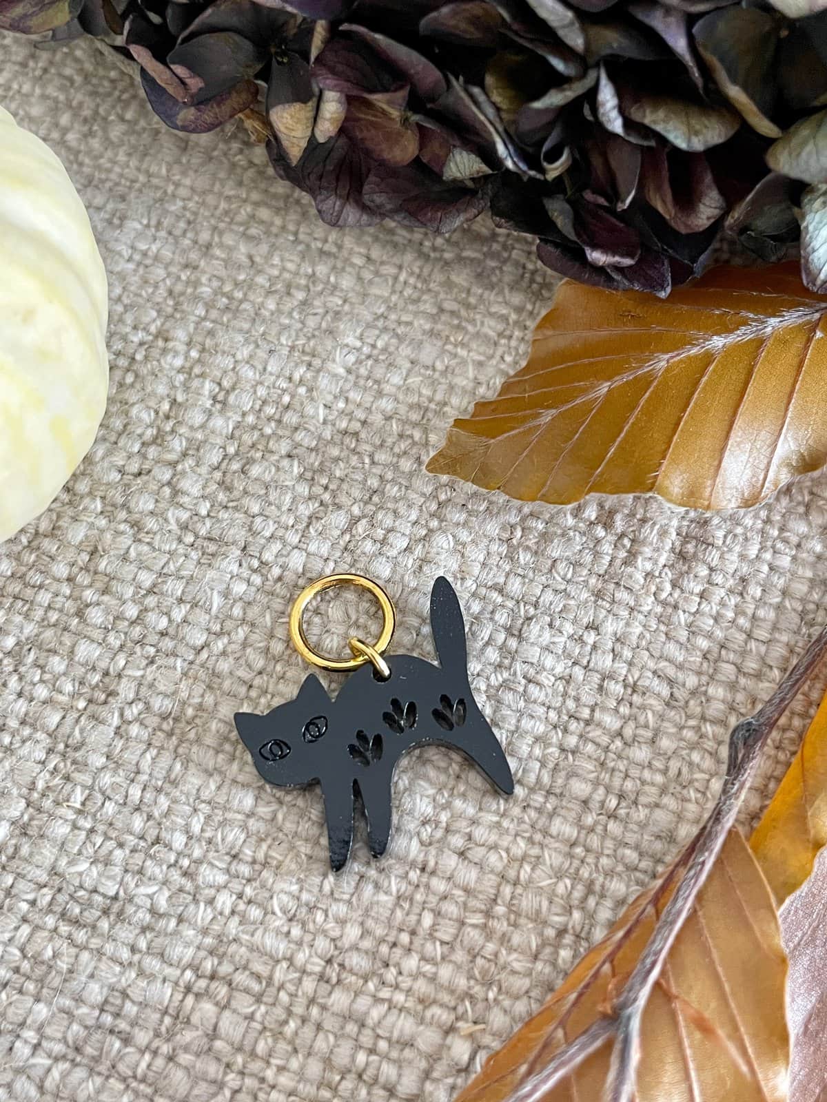 Scary Cat Stitch Marker/Progress Keeper - Image 8