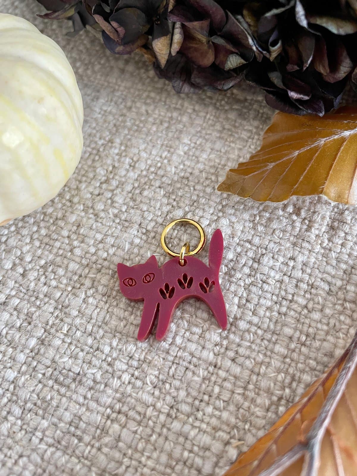 Scary Cat Stitch Marker/Progress Keeper - Image 4