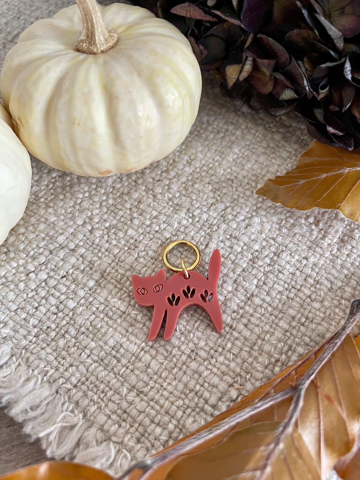 Scary Cat Stitch Marker/Progress Keeper - Image 3