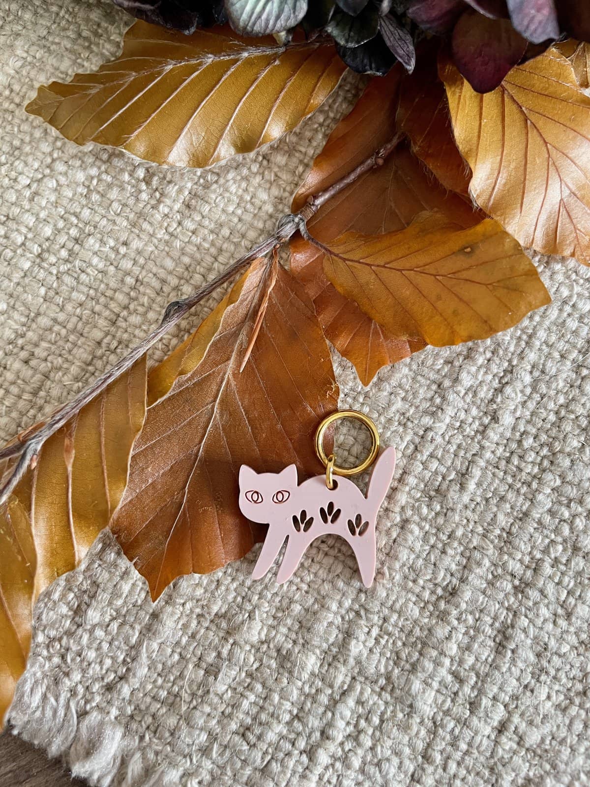 Scary Cat Stitch Marker/Progress Keeper - Image 2
