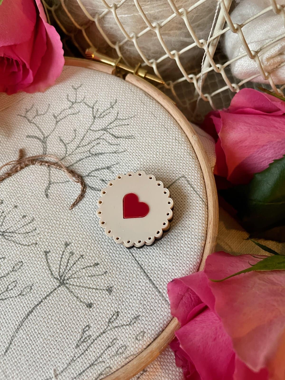 Jam Heart Needle Minder