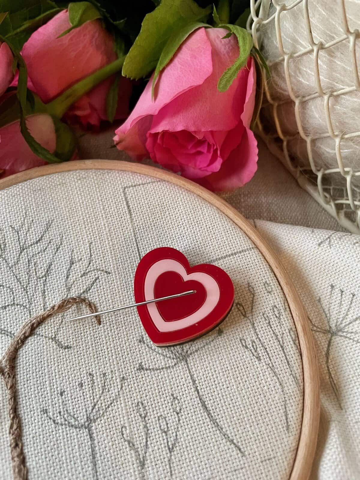 Red Heart Needle Minder