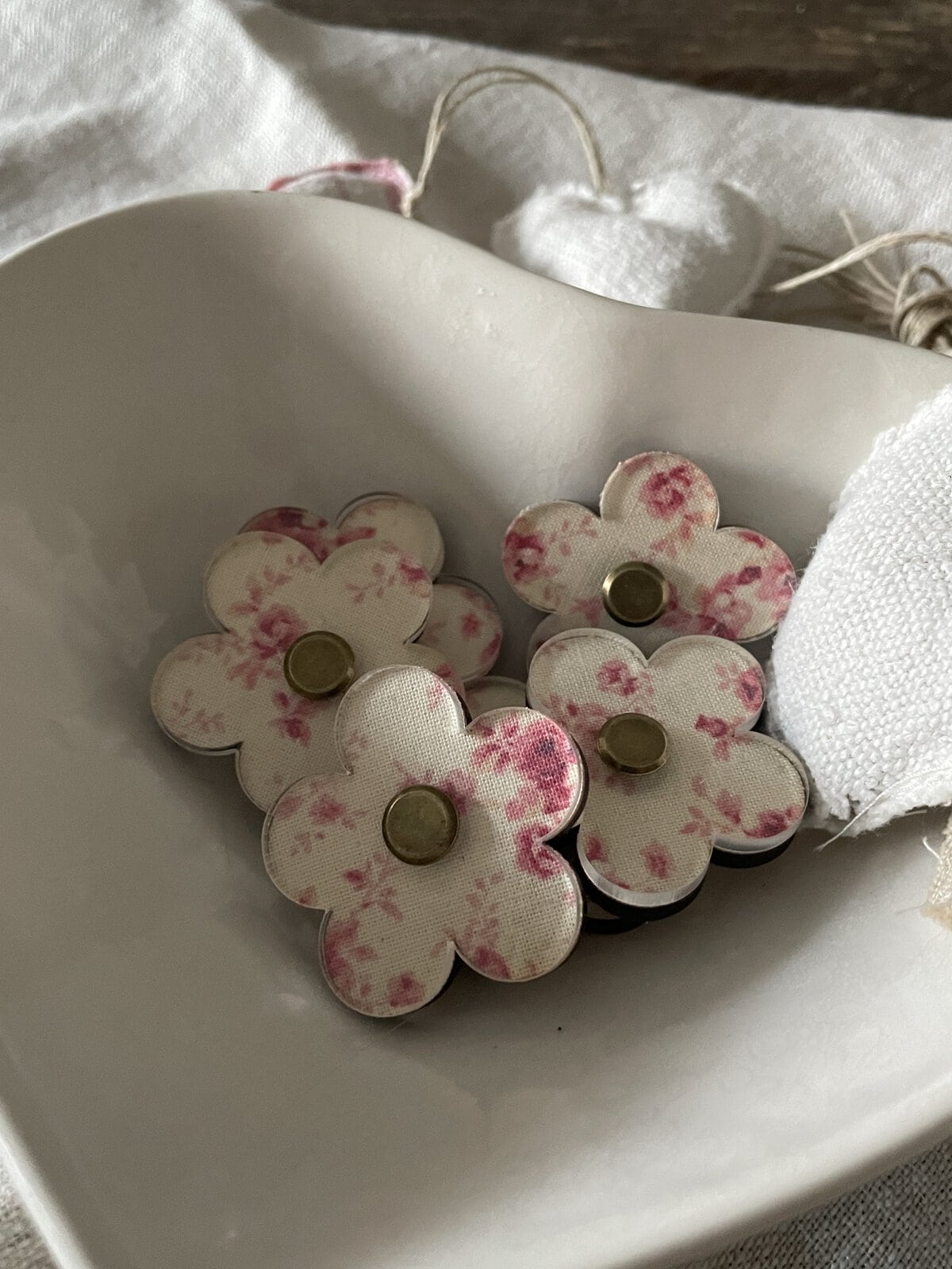 Christie’s Floral Needle Minder