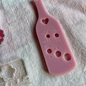 Wine Bottle Crochet Hook Gauge
