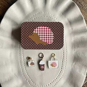 Hedgehog Tin with Matching Notions